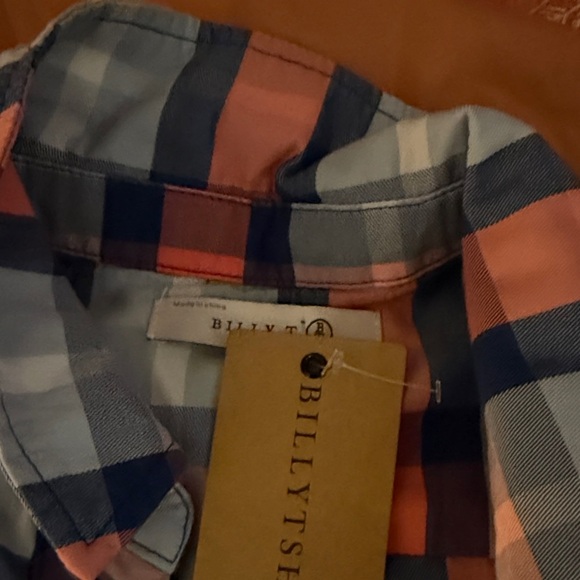 Women's Plaid Sleeveless Button Down Shirt - Picture 2 of 4